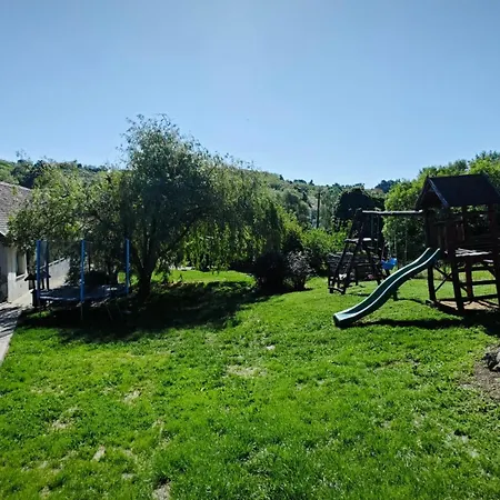 Berki Porta Casa vacanze Dinnyeberki