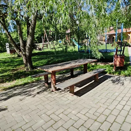 Casa vacanze Berki Porta Dinnyeberki