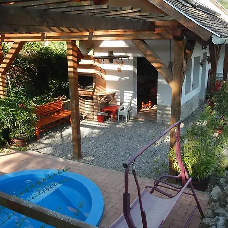 Casa vacanze Berki Porta Dinnyeberki